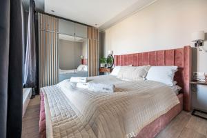 Van Gogh - BillBerry Apartments