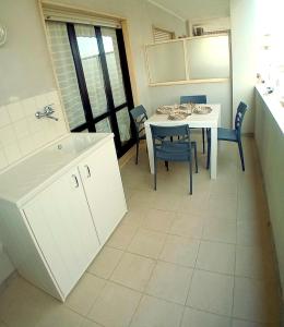 Monolocale vista mare baia verde gran viale al mare 31