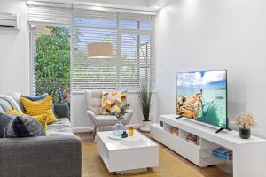 South Yarra Sleek: Urban Pad