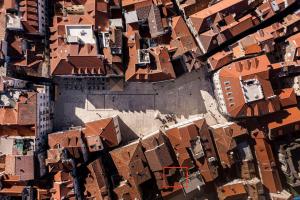 Split city centre room