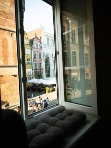 Sunny Apartment 50m2 Town Hall Main square OldTown