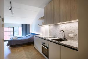 Stylish Volta Quarter Studios with AC