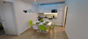 Catamaran Beach 213 Apartment