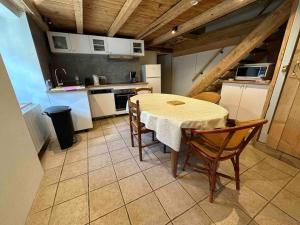 Maisons de vacances Mountain house with two barns and a garden : photos des chambres