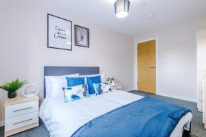 Deluxe New Build 2 Bedroom 2 Bathroom Apartment - Free Secure Parking