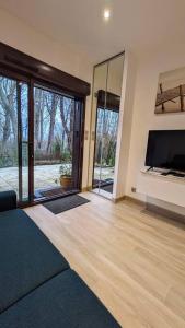 Appartements Le Meridien, studio renove avec terrasse, 8 min a pieds du centre ville : photos des chambres