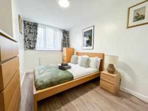 Cosy 3 Bedroom 3 Bathroom Flat with Private Garden- Maida Vale, near Paddington