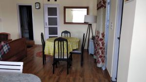 Roseville (Entire Apartment)