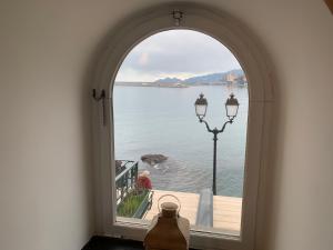 Uno Sguardo sul Mare