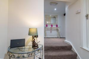 Library View Apartment