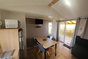 Campings Les bords du Rhone : photos des chambres