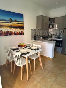 Vladimiros Apartments