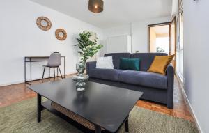 Appartements Beautiful Apartment In Toulon With Kitchen : Appartement
