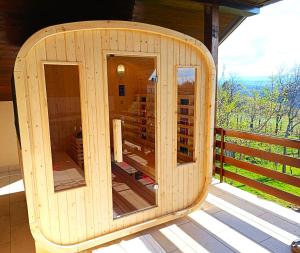 Holiday Home Dandelion with Hot Tub & Sauna