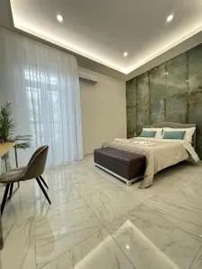 Tommy's Apartment - Помпеи