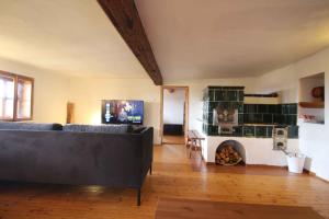 Malebná chalupa u Javorníku na Šumavě