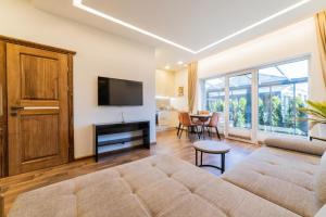 Kotedžas Kunigiškiuose su terasa