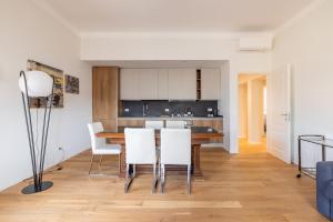 Top Floor Apt with Rooftop Terrace near St. Peter