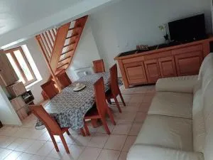 Le jardin d'Emile - 贝布尔河畔东皮耶尔