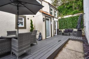 The Hideaway - Luxury 2 bedroom ground floor apt