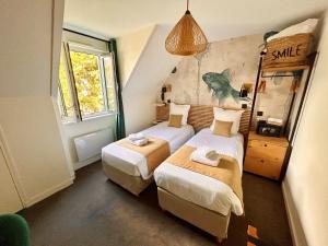 Attic Twin Room with Courtyard View room in Les Charmettes