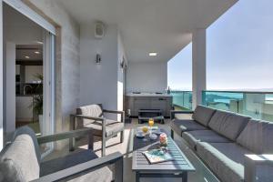 Exclusive Penthouse Big Blue with private Jacuzzi