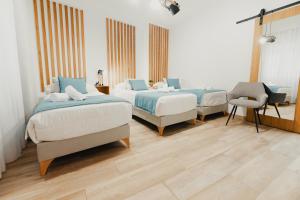 Deluxe Triple Room room in HOTEL LOTUS