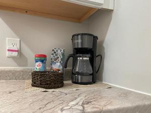 Fun & Charming 1BR Apt near Drake