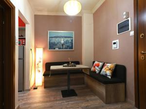 Libertys Home - 4 min to Metro Metaxourgio