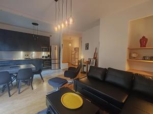 LONG STAY Courbevoie charmant Apt T3 avec jardin et terrasse, calme, proche transports