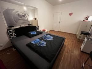 MONFas APARTMENT GARDEN CITY