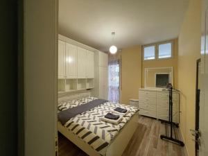 Bricks Apartment near Pazari i Ri