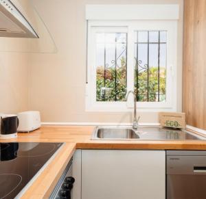 Refurbished 2-Bed Apartment in El Paraiso Alto