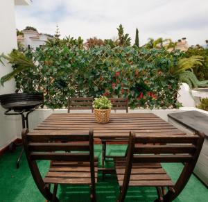 Refurbished 2-Bed Apartment in El Paraiso Alto