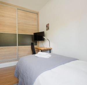 Refurbished 2-Bed Apartment in El Paraiso Alto