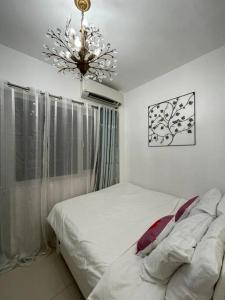 Cozy Sunset View Condo - Centrally Located!