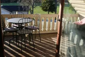 Boende på landet nära sjö med båt - Orkelljunga