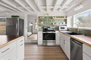 100% Renovated Stowe Village Farmhouse
