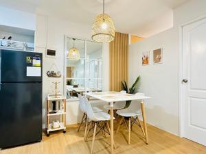 Ravens Nest Cozy Condo with Netflix Wi-fi in Imus