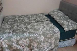 Trees Residences 1 Bedroom with Netflix and Bluetootth Karaoke Speaker with 2 mini Microphone