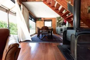 Rustic Barn by the Bay - Low Head