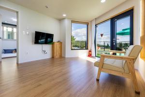 Seogwipo Donnaeco Pension