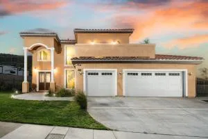 Luxurious Estate w/ Heated Pool and Amazing Views - سان برناردينو