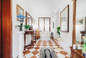 Gold Palace ***** - Молінелла