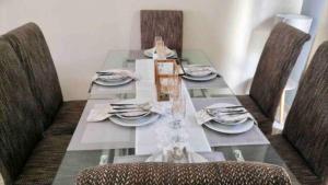 Evans Village - Apartments & Spa