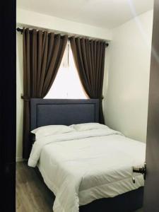 Long term Rental of 2 BR Condo @Malate, Manila (opp Robinson Place Mall)