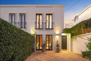 Sophisticated art deco in the heart of Toorak - Toorak 