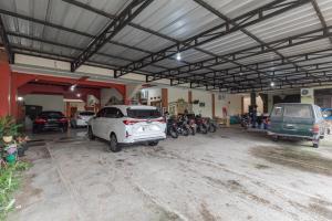 RedDoorz Syariah near Alun Alun Sumedang