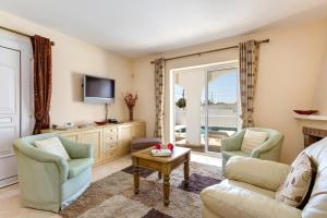 Villa Serena by Mauter Villas