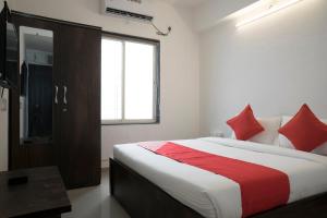 Hotel O RVC Hospitality Near Pune Airport